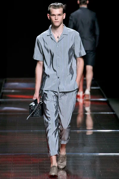 Look 38